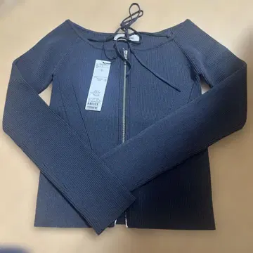 COCO DEAL 니트 미사용 새상품 완판템