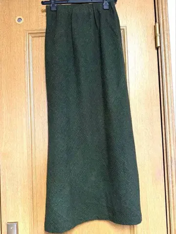요건 레일 다크 그린 텍스처 롱 스커트