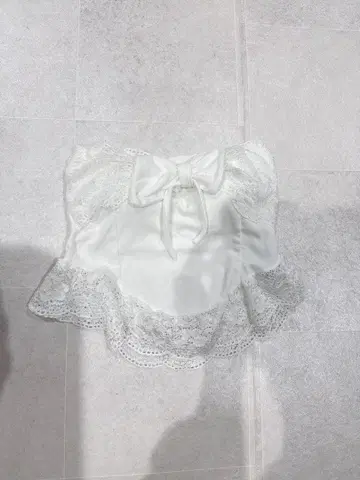 레이스 리본 포함 화이트 상의