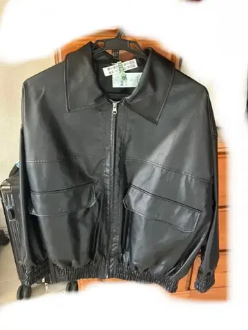 블랙 가죽 자켓