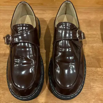 다크 브라운 버클 포함 로퍼