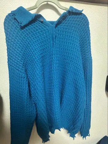 파란 와플 니트 스웨터 데미지 가공