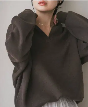 NOBLE 접결 턱 편직 후드 풀오버 브라운