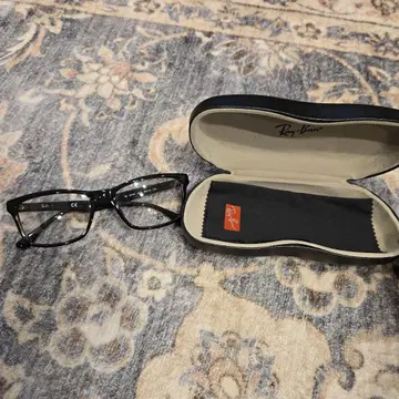레이밴 블랙 프레임 안경 케이스 포함