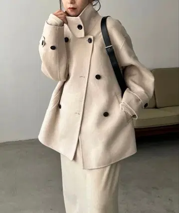 르 마쥬 페이스 스탠드 울 코트 36