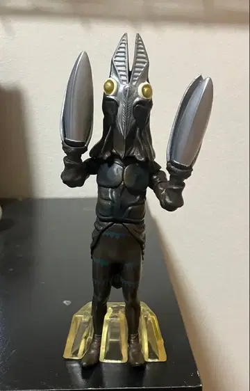 궁극 대괴수 얼티밋 몬스터즈 발탄 성인 2대 울트라맨