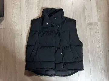 EOODA 다운 베스트 블랙 프리 사이즈