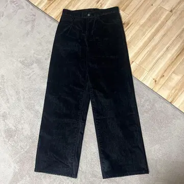 블랙 부츠컷 데님