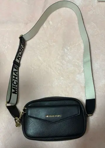 마이클코어스 크로스 바디백