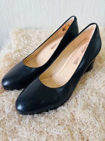 블랙 가죽 힐 펌프스 22.5cm 힐 약 7cm