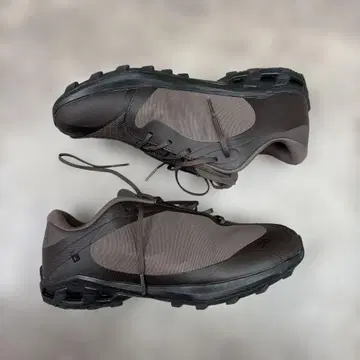 On 트레일 러닝화 US M7