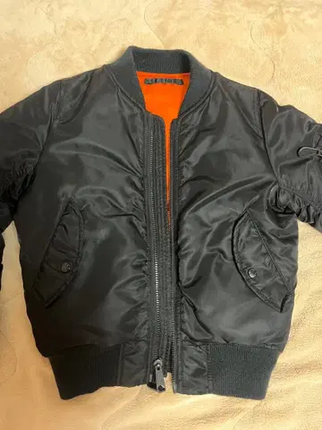 avirex MA-1 플라이트 자켓