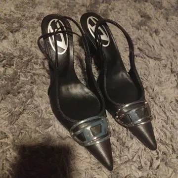 블랙 스틸레토 하이힐