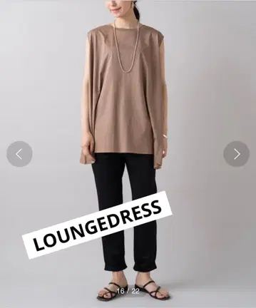 [ 새상품 ] LOUNGEDRESS 실켓 A라인 티셔츠
