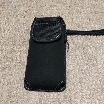 나일론 소재 스마트폰 숄더백 블랙