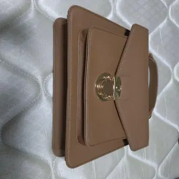 베이지 2층 구조 숄더백