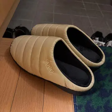 SUBU 베이지 샌들