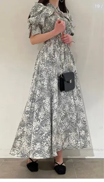 [ 미사용 새상품 ] SNIDEL 꽃무늬 롱 원피스 긴팔 그레이 계열