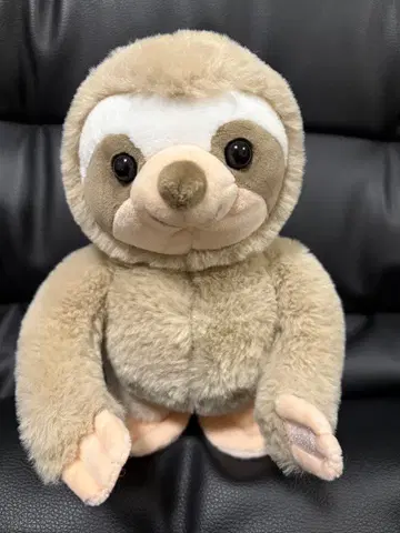 재잘거리며 걷는 나무늘보 봉제 인형