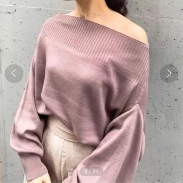 새상품급 FRAY I.D 보트넥 오프숄더 니트 풀오버