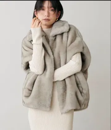 LARUTA (랄루타) 그라데이션 퍼 베스트