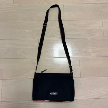 BLUE LABEL 숄더백 네이비/레드