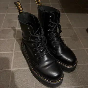 닥터 마틴 8홀 통굽