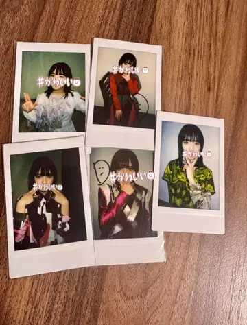 아유니 D 친필 사인 폴라로이드 포함 5장 세트