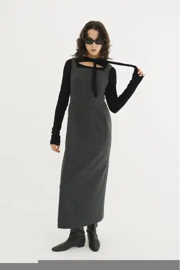 CLANE SQUARE NECK STRAIGHT ONE PIECE