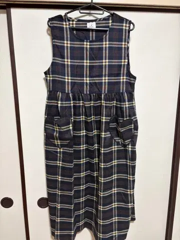 Merryjenny 체크 무늬 슬리브리스 원피스