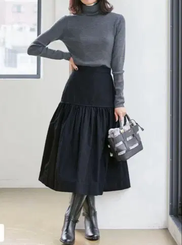 23구 메모리 타프타 티어드 스커트 블랙 38