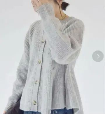 quaranciel 울 아제 플레어 니트 가디건 그레이