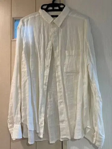 ITEMS 린넨 화이트 버튼 다운 셔츠