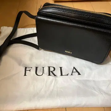 FURLA 블랙 숄더백