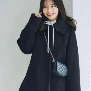 새상품급 BASEMENT 베이스먼트온라인 보아 숏코트 블랙 블랙