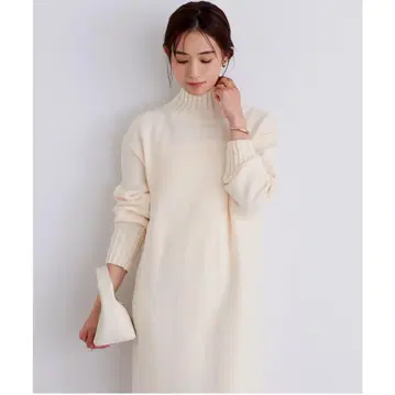 Ur's 터틀넥 라인 니트 원피스 아이보리 니트 원피스