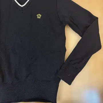 블랙 V넥 니트 140