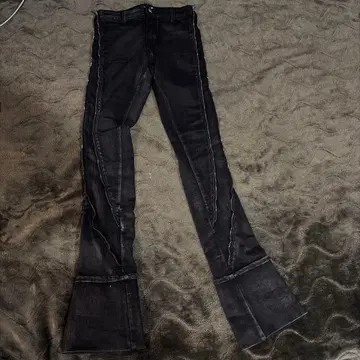 GUAPI 블랙 플레어 데님 팬츠