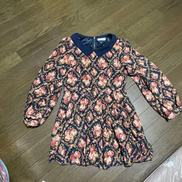 네이비 꽃무늬 카라 원피스 LIZLISA