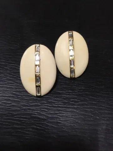 아슈페르 프랑스 벼룩시장 앤티크 귀찌 해외 다이아몬드 골드 금 구제 의류