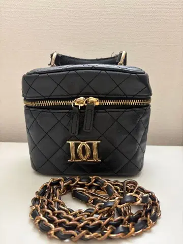 다리치 블랙 퀼팅 숄더백