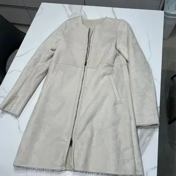 Pearl Peche 아이보리 스웨이드풍 롱 코트