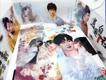 [ 성의 ] 투명 아크릴 타입 45cm 손폭 포스터 9장 세트 (정의)