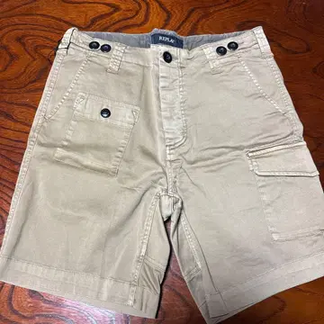 REPLAY 베이지 숏팬츠 29