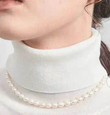 새상품급 르 봉봉 화이트 펄 목걸이 초커