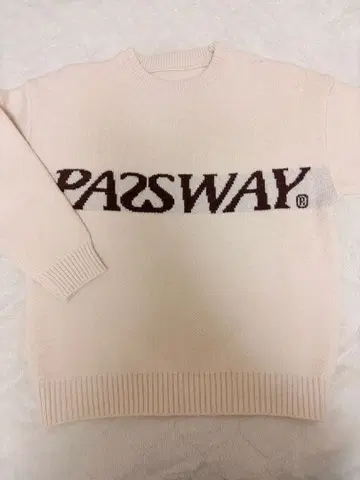 PASWAY 로고 니트 스웨터 긴팔 크림색