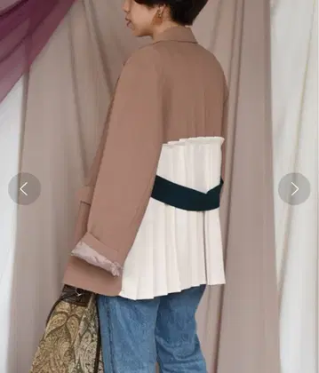 [ Eimee Law ] 백 플리츠 자켓