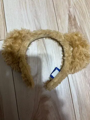 베이지색 귀 달린 머리띠 더피