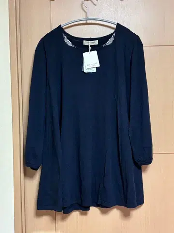 sab street 네이비 비즈 장식 긴팔 상의