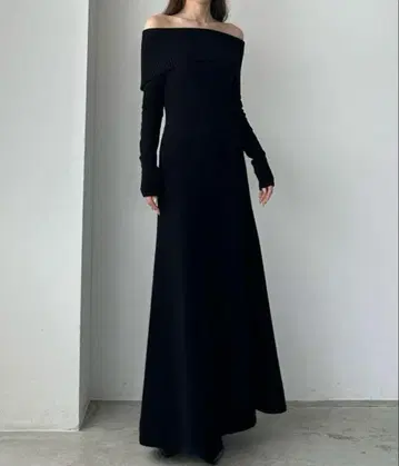 Louere 오프숄더 플레어 니트 원피스 블랙